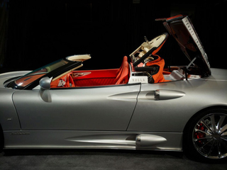 Illustration for article titled Spyker C8 Aileron Spyder: Extravagant Fighter Plane Goes Topless
